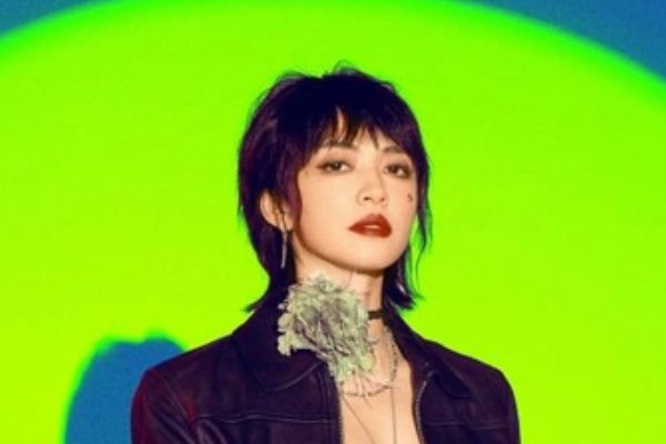 《摇滚狂花》热度低迷、口碑不佳，是演员的问题还是剧本的问题？