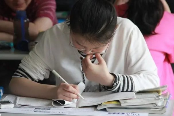 三位数除以一位数竖式图片