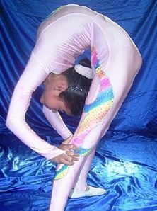 成都一柔术女孩一天连破三项世界纪录，她当初是如何走上这条道路的？