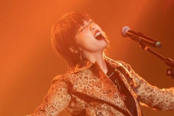 《摇滚狂花》热度低迷、口碑不佳,是演员的问题还是剧本的问题?