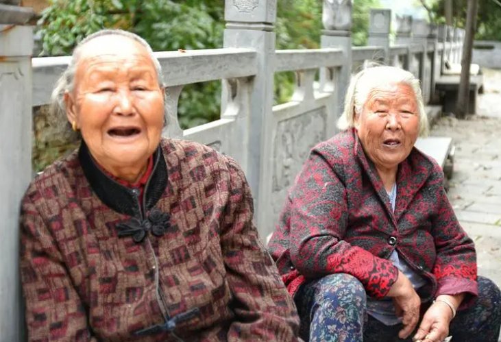 矍铄怎么读什么意思