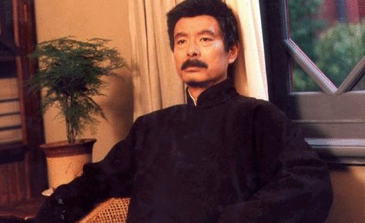 俯首甘为孺子牛的孺子牛是什么意思？