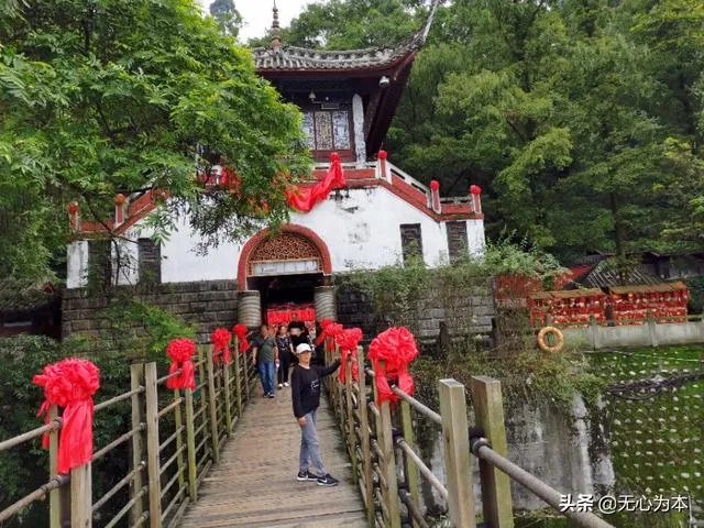 游某一地，在当地租房住一个月，然后深度游，可行吗？有何好建议？