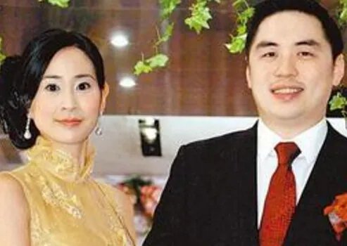 王泉仁和李晶晶惊传婚变 前女友钱柏渝遭封口