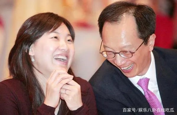 伏明霞被传主动提出离婚,只因大她27岁的老公梁锦松“出轨”,真的吗?