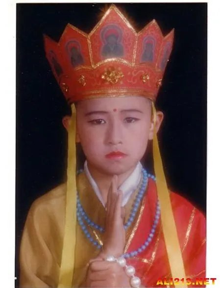 想当初贫僧也是驱魔人 那些不堪回首的童年照片