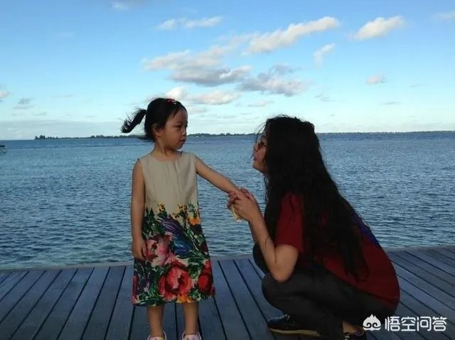 你如何看待赵薇和黄有龙之间的感情?