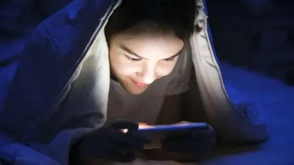 直播打赏问题引热议：法院认定未成年人直播打赏无效！