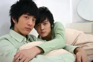 井柏然付辛博接吻照曝光很惊人 井柏然点赞或另有隐情？