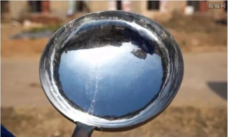 舌尖3种草一口锅 章丘铁锅火了售价近千元