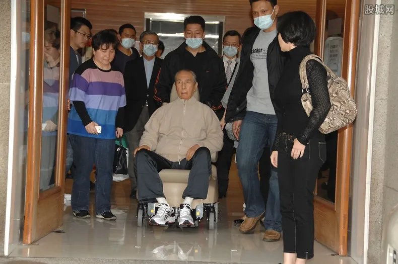 澳门赌王何鸿燊还活着吗 何鸿燊去世了吗