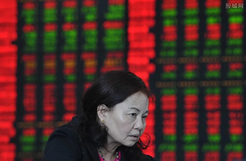 31省区市新增确诊103例本土94例 医药股大涨