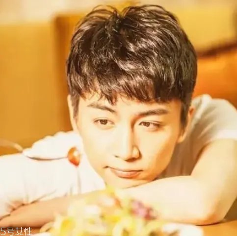 2018男生纹理烫多少钱 男士纹理烫发型图2018