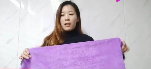 怎么用毛巾包头发图解