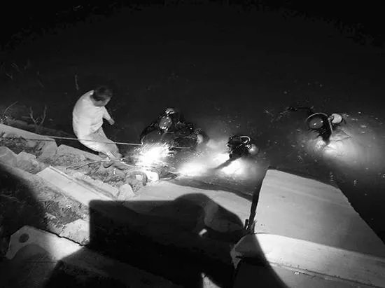 救落水妻子自己遇难了吗？