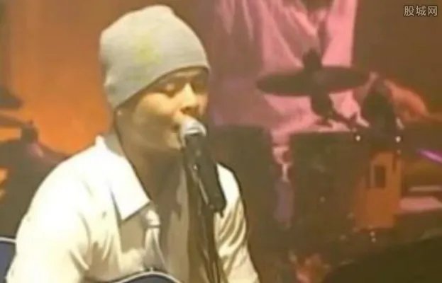 侧田为什么退出乐坛离开香港？揭秘侧田不红原因