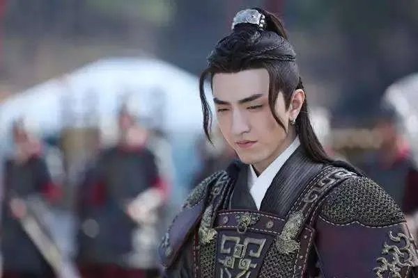 明星都是怎样出名的？