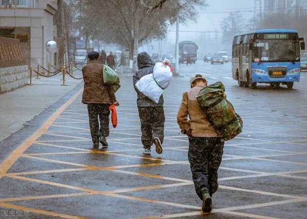 据报道称陕西新增1例本土确诊病例，她的行程轨迹是怎样的？该如何防范？