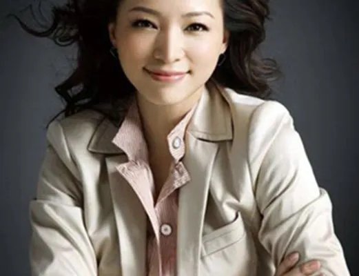 董卿老公黄辉照片被扒 揭秘董卿的感情生活