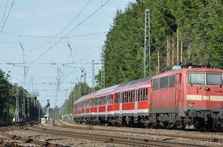 全国铁路车票预售期调整为15天，做出此次调整的原因是什么？