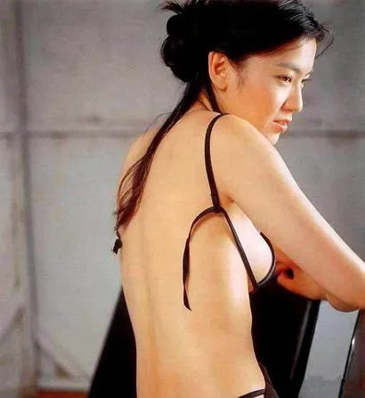 曝光林熙蕾禁播片  大尺度床戏裸身影片！