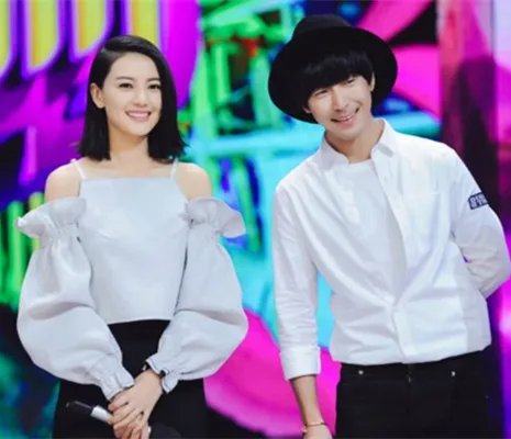 曝快乐大本营韩火火收到何炅的礼物 揭为什么与高圆圆这么好