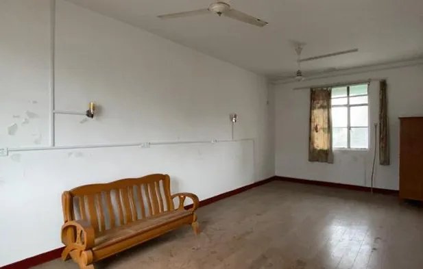 老人抱团养老15年后捐楼，这是怎么回事？