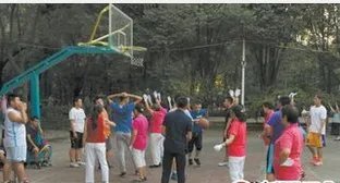 老人殴打少年是怎么回事?