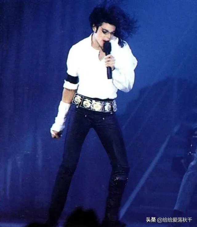 迈克尔杰克逊的一生和哪些明星合作过？