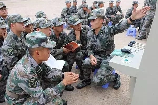 一个女孩35个老兵爸爸，背后又有什么感人的故事？