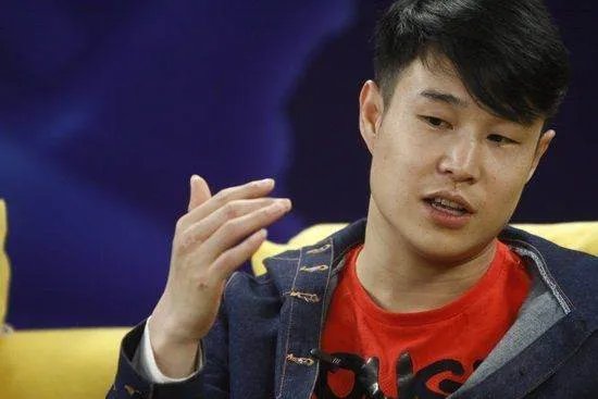 大笑江湖主题曲是什么歌名?