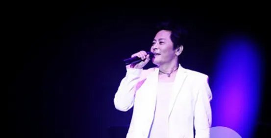 王杰的嗓子是被谁下的毒？是不是得罪了谁？