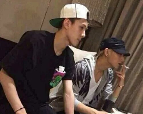 吴世勋抽烟吗？EXO吸烟照流出