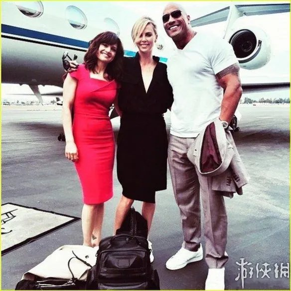 《速度与激情8》首发海报 范迪塞尔遥望前路形单影只