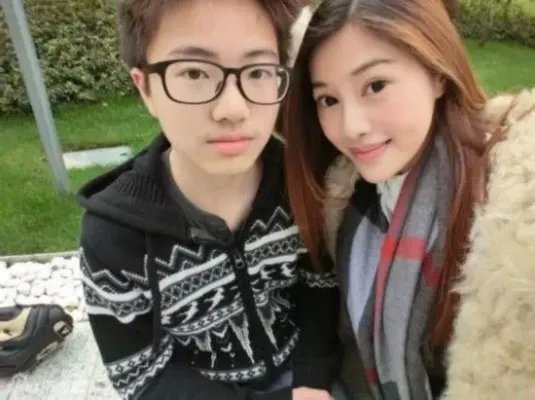 41岁台湾辣妈网络走红 童颜巨乳常被人认为是90后