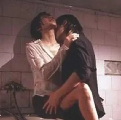 关之琳任达华吻戏图片曝光 华哥为爱单相思两年