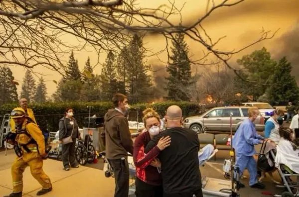 美国加州72小时遭上万次雷击是怎么回事？