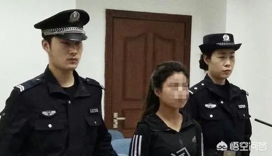 怎么看待小偷进便利店行窃被女店员敲诈勒索万余元？