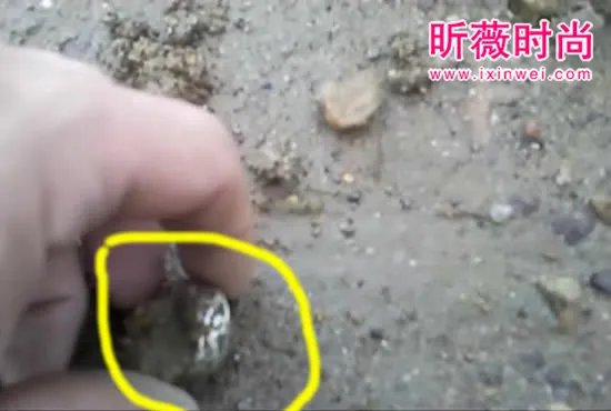 男子捡到一戒指 鉴定后乐坏了(图)
