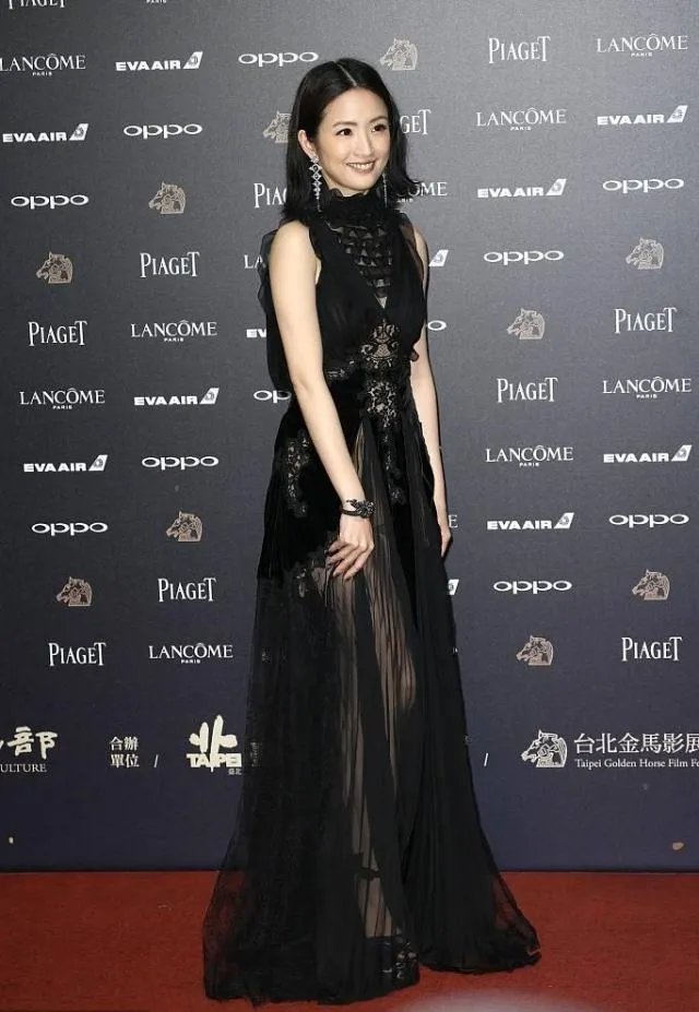 2017金马奖颁奖典礼上，谁的礼服更耀眼？