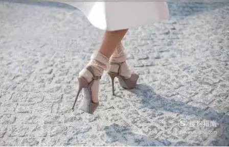 穿高跟鞋的走路技巧