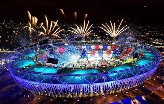 25省发布国庆假期旅游收入，你觉得今年的旅游形式跟去年比怎么样？