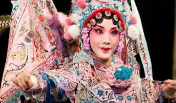 叶君健的看戏和主要内容