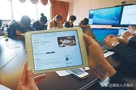 作为家长你需要教师直播讲课，还是教师放点名师讲课视频就行了？