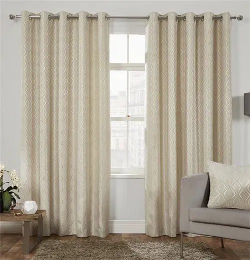 窗帘一般多少钱一米