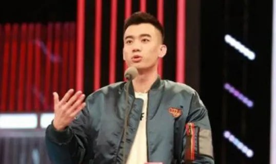 庞博吐槽李佳琦经过及原因：脱口秀庞博是哪里人及资料