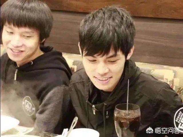 EDG被SDG打崩,Mouse在直播间流泪,网友表示真希望EDG赢,你怎么看?