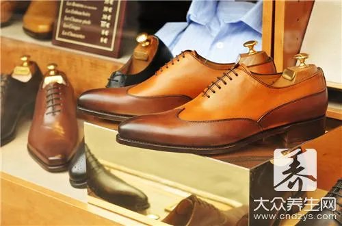 新鞋挤脚怎么办小窍门