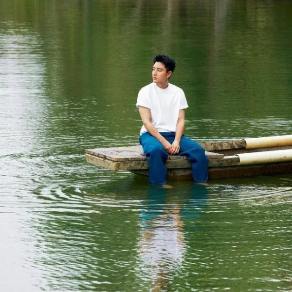 贾乃亮38岁生日写真曝光,他目前的状态如何?