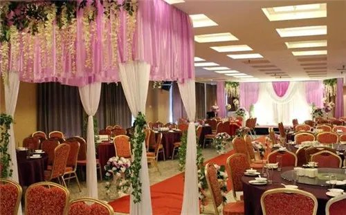 办婚宴的酒楼要如何选择 办婚宴需要多少钱一桌